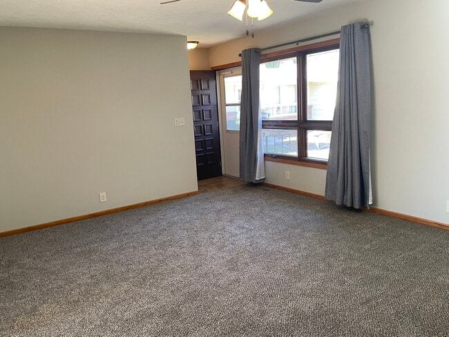 Photo - 5005 Meredeth St