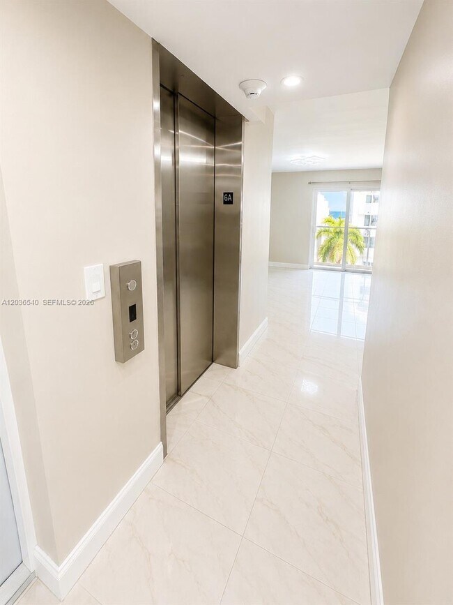 Photo - 4122 Collins Ave Unidad 6A
