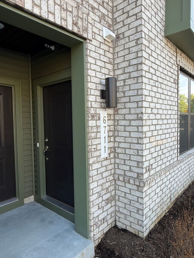 Photo - 6711 Belcrest Rd