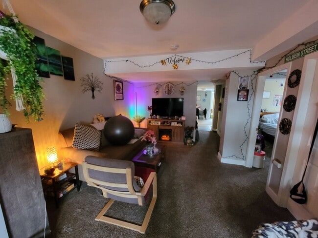 Photo - 820 W 4th St Unidad #2
