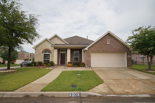 Building Photo - Spacious and well-maintained home located in the established community of Arlington!