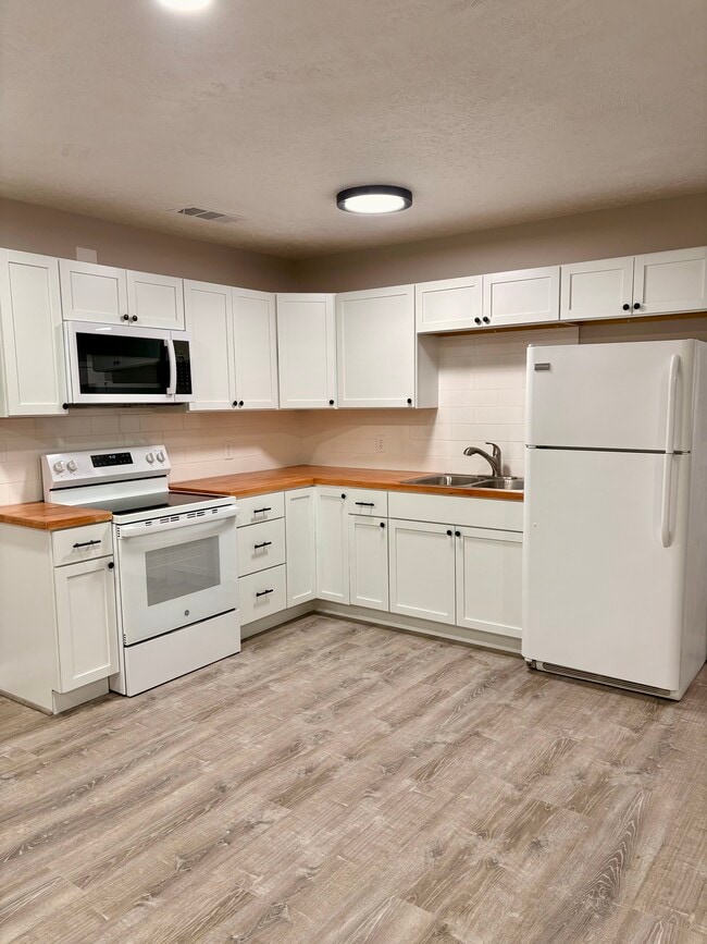 Photo - 1809 Sawmill Pl