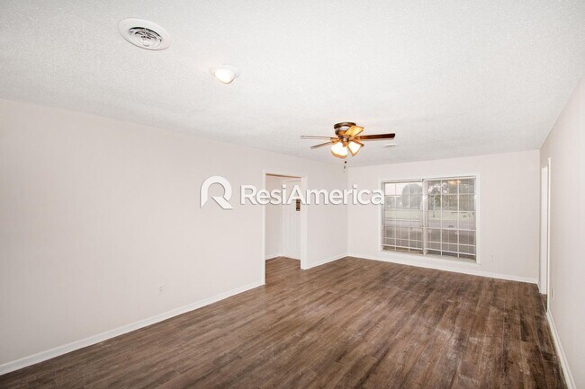 Photo - Newly Renovated 4/2 in Southaven