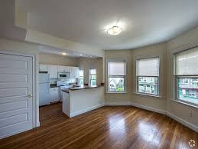 Building Photo - No Brokers Fee. 2 bed. 2 Full Bathrooms in... Rental