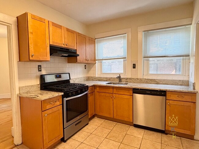Building Photo - 797 Washington St Rental