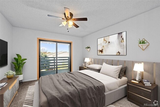 Building Photo - Metro Denver Condo with all the amenities Unit D304