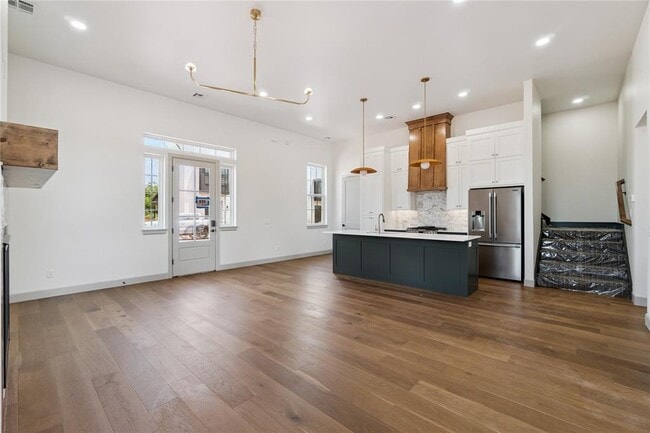 Photo - 18810 Selah Wy