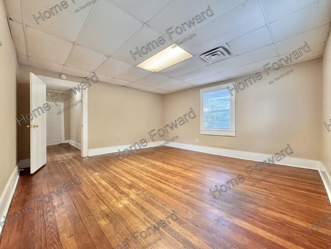 348 Davis Ct