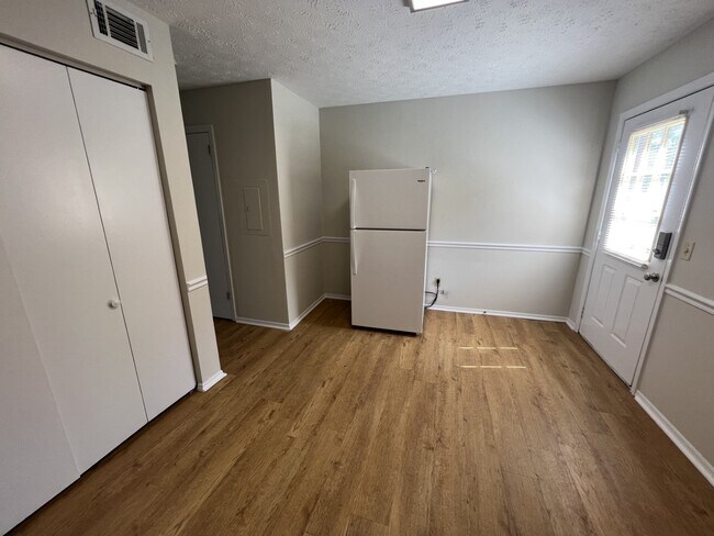 Photo - 341 N Walnut Ave Unit 4