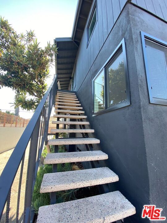 Photo - 1129 N Westmoreland Ave Unit 4