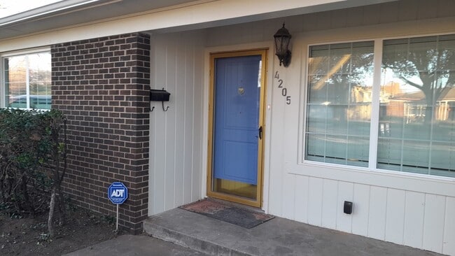 Building Photo - 4205 52nd St Rental