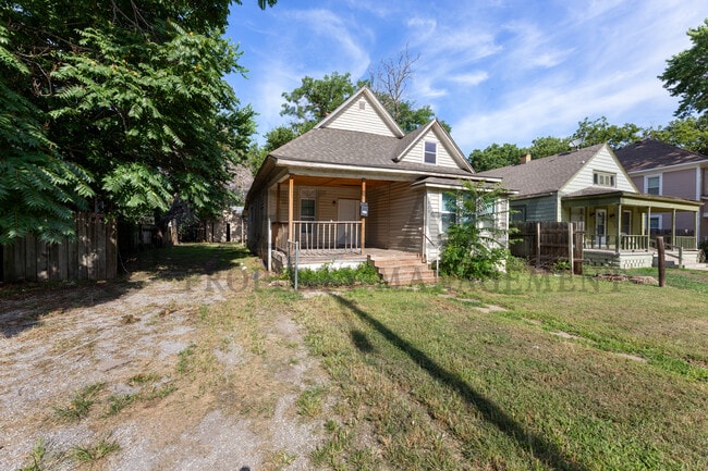 Building Photo - 1329 N Wellington Pl Rental