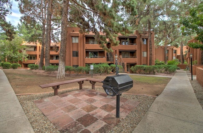 Photo - 4704 E Paradise Village Pkwy N Unidad 140