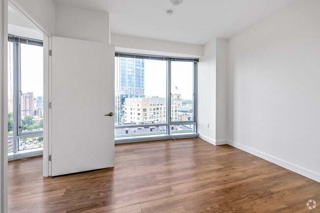 2BR, 2BA - 1000SF