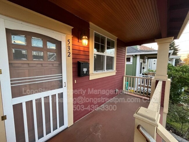 Photo - 532 NE Sumner St Unit A (upstairs)