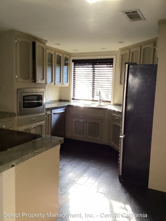 Photo - 3 br, 2 bath House - 3520 Regency Park Dr.