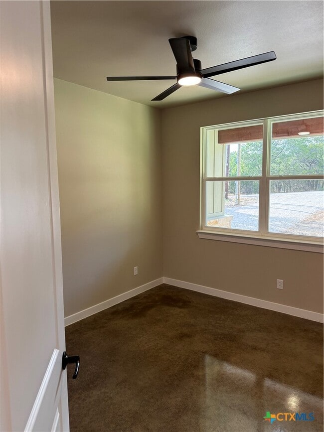 Photo - 149 Oak Summit