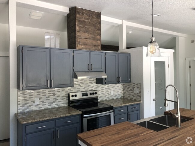 Building Photo - Nice remodeled home in Fall River Estates
