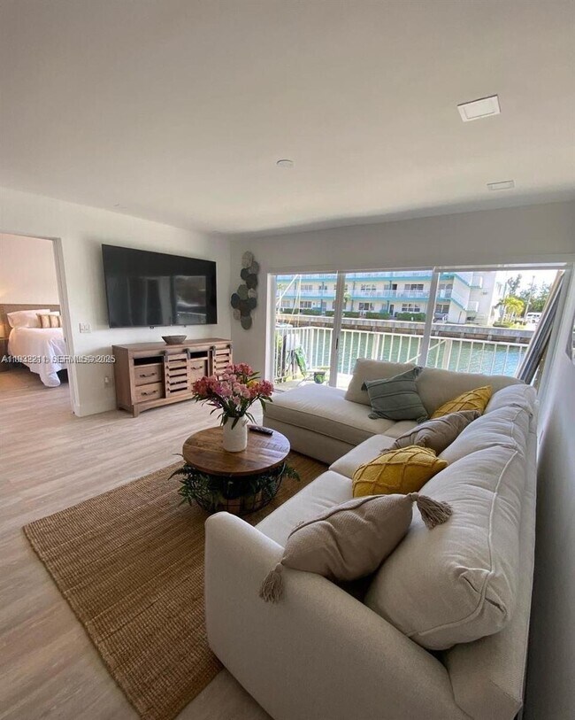 Photo - 3944 NE 167th St Unidad 107