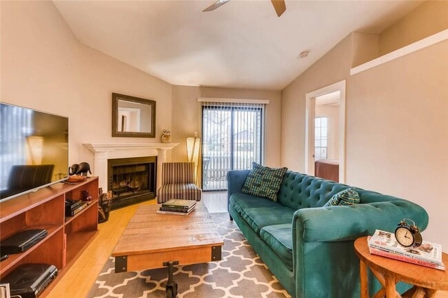 Living area - 1601 Faro Dr Unidad 1003