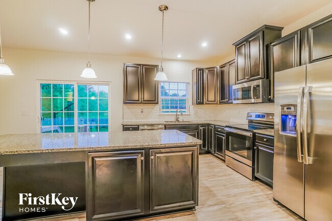 Photo - 717 Wallace Dr