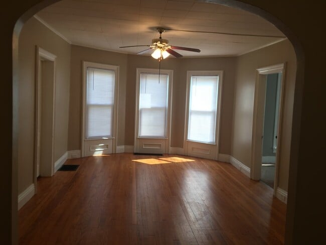 Photo - Gorgeous 5 bedroom 2 bath located on friendly neighborhood for rent!!!