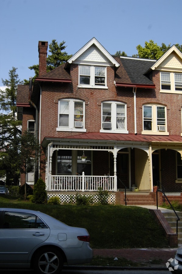 Photo - 317 S High St