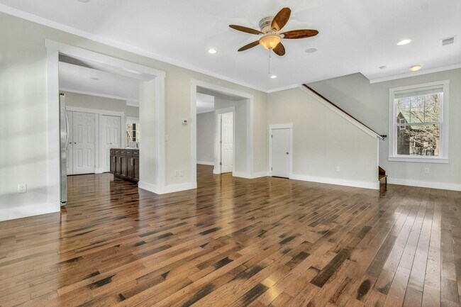 116 Unaka Ave