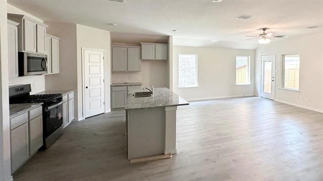 Photo - 4028 Red Blf St