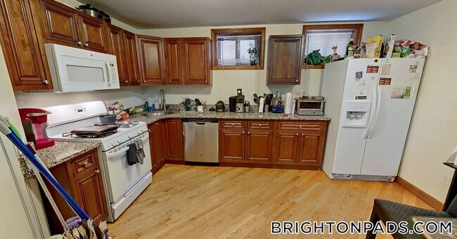 Photo - 1422 Commonwealth Ave Unidad 7