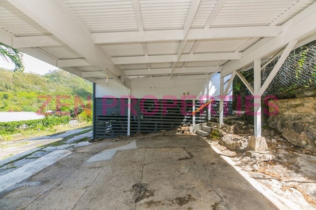 Photo - 3 bdrm/ 1 bath home for rent in Kalihi Uka
