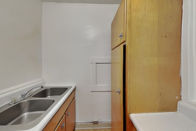 Photo - 909 S 1st St Unit 3