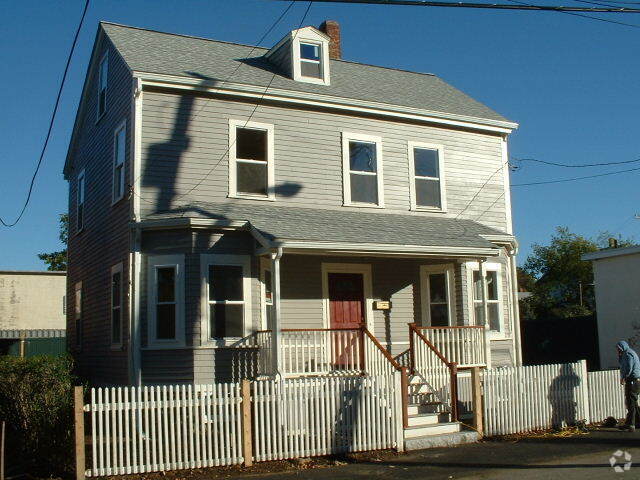 Building Photo - 9 Wall St Rental