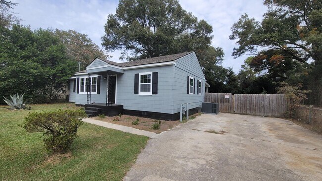Photo - 2019 Virginia Ave