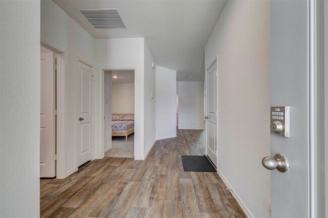 Photo - 31426 Yatesbury Ln