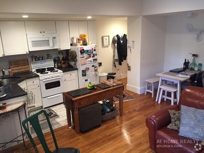 Building Photo - 180 Naples Rd Unit BROOKLINE garden level Rental
