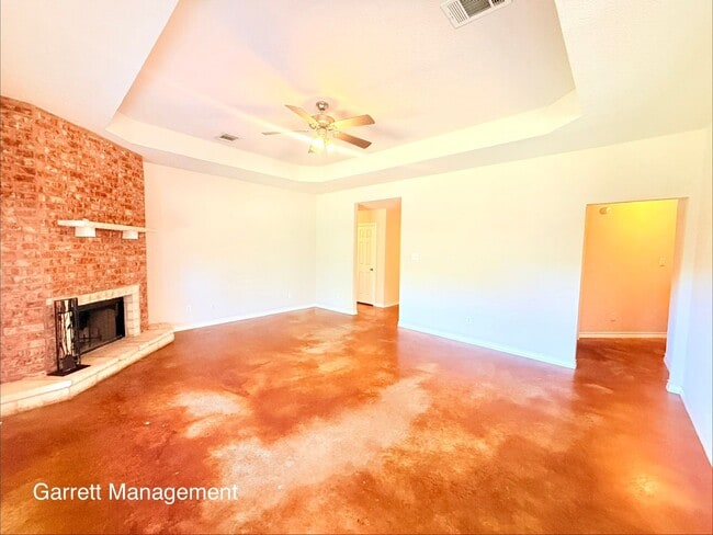 Photo - Brick 3/2 home with office in West Lampasas
