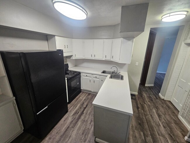 Photo - 423 N West St