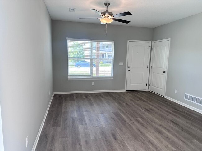 Photo - 3 Bed | 2.5 Bath | 1 Car Garage Duplex in Pleasant Hill