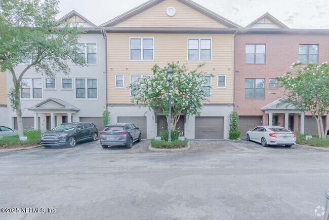 Building Photo - 9823 Tapestry Park Circle Rental