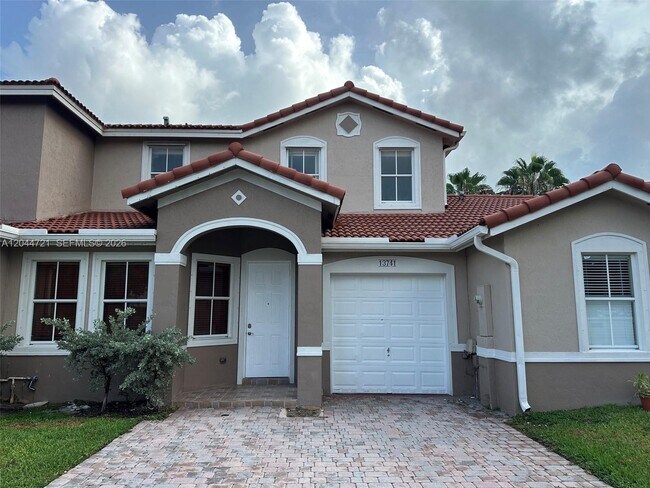 13741 SW 274th Terrace