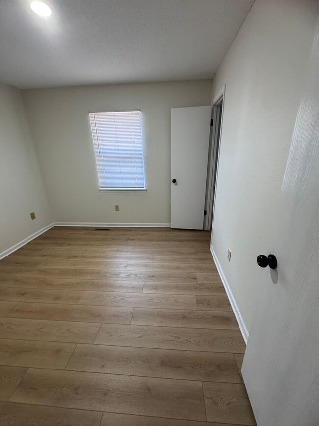 675-677 W. Country Squire Ct.