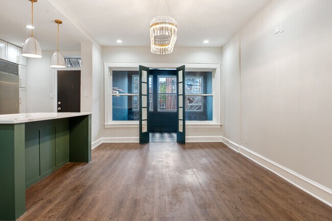 Photo - 660 E 51st St Unit 1A