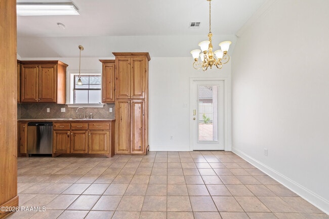Photo - 206 Oak Hill Ln