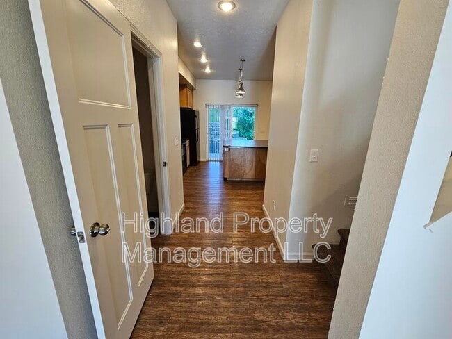 Photo - 1205-1207 NE Monroe St