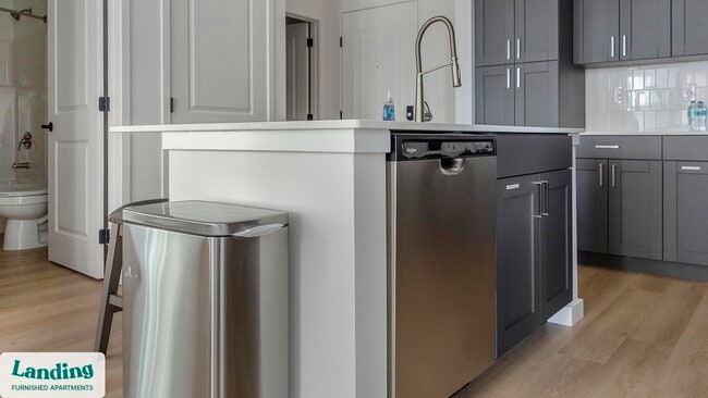 Photo - 650 N Main St Unidad 306