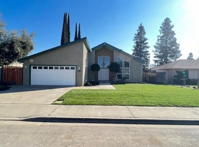 Nicely updated home in established Turlock... - Nicely updated home in established Turlock...