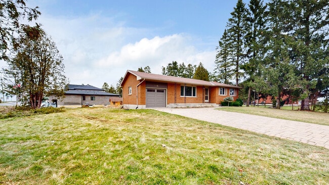 Building Photo - THREE BEDROOM FAMILY HOME IN KOMOKA Unit NA