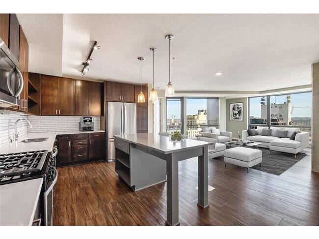 Building Photo - 811 Washington Ave S Unit 802 Rental