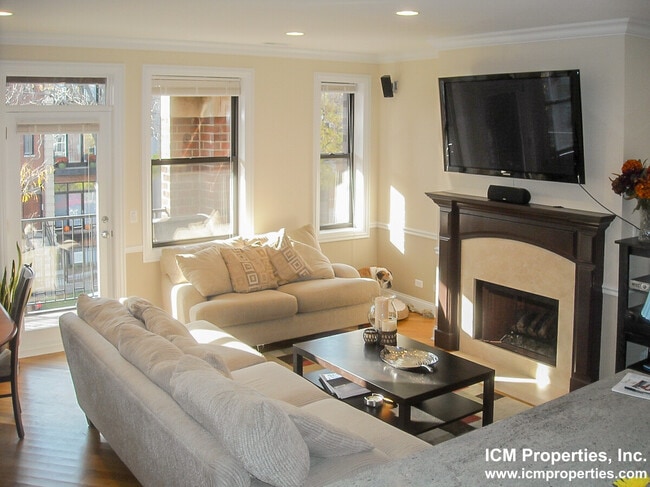 Photo - 3229 N Kenmore Ave Unit 3231-3